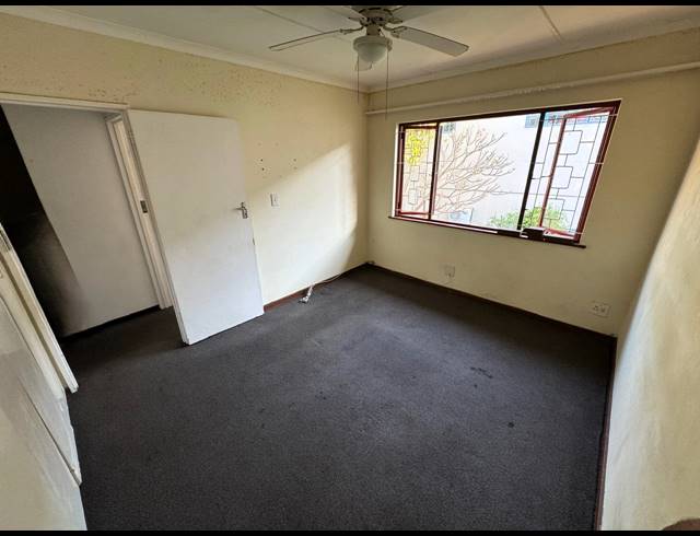 3 BEDROOM APARTMENT FOR SALE IN ESSENWOOD